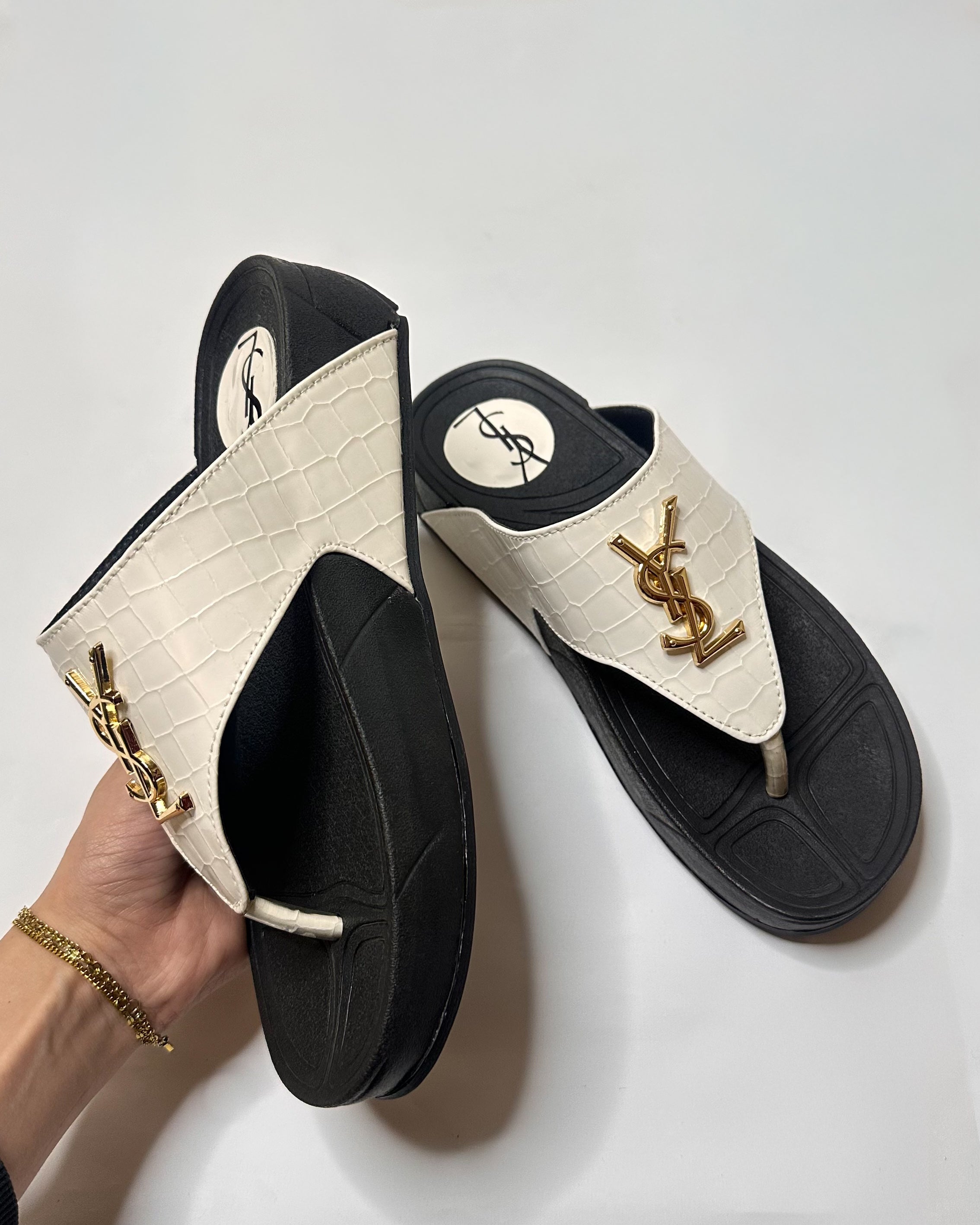 Louis Vuitton Flip Flop White Sandal
