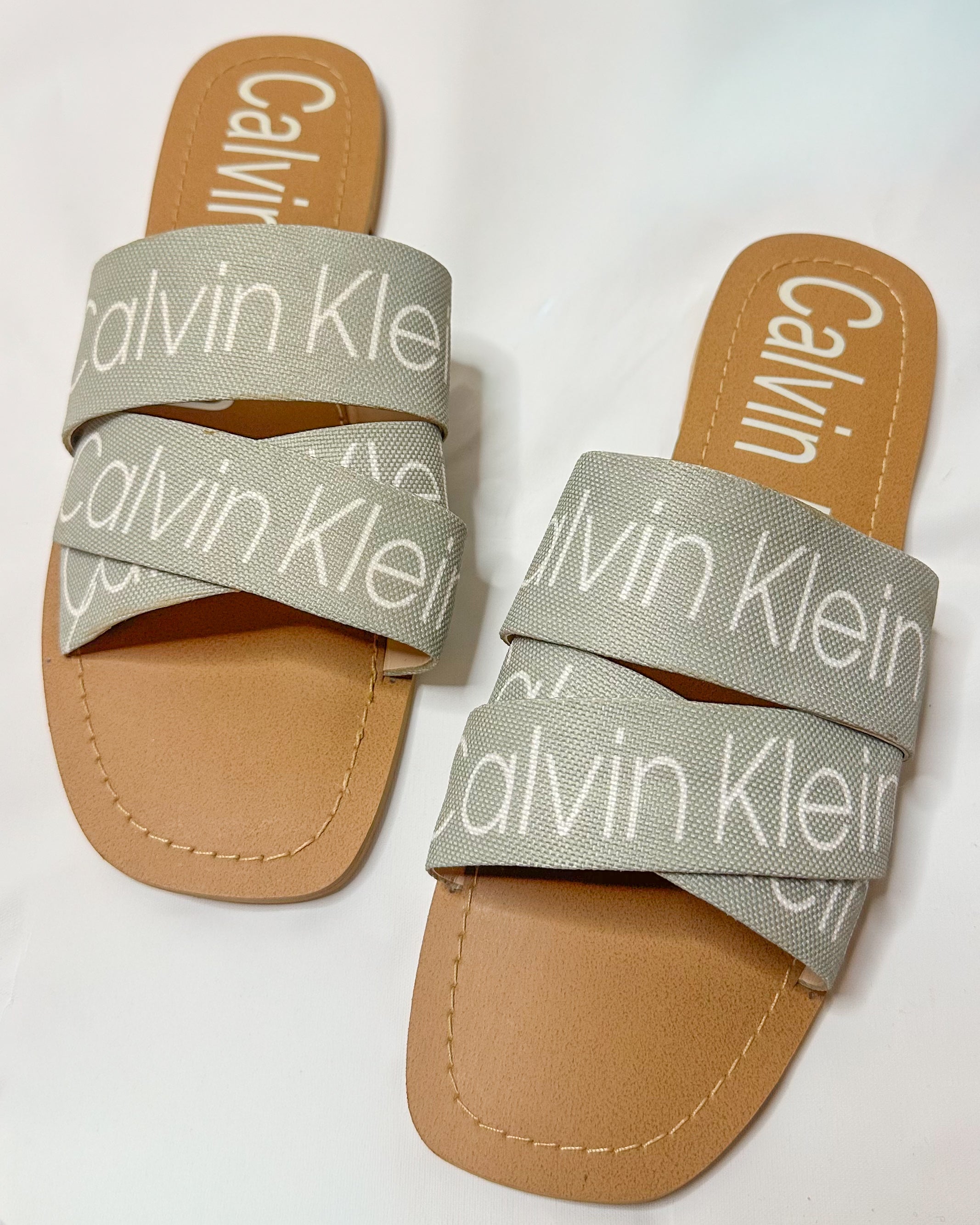 Calvin Klein Women's Bainy Grey Flats