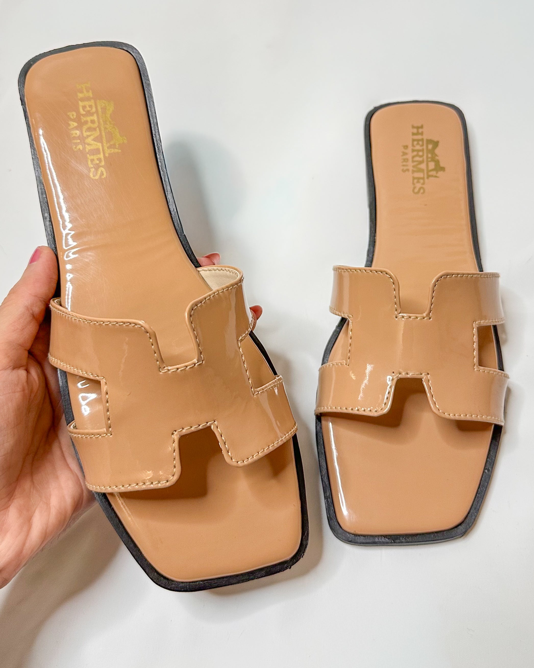 Hermès Oran Beige Flats